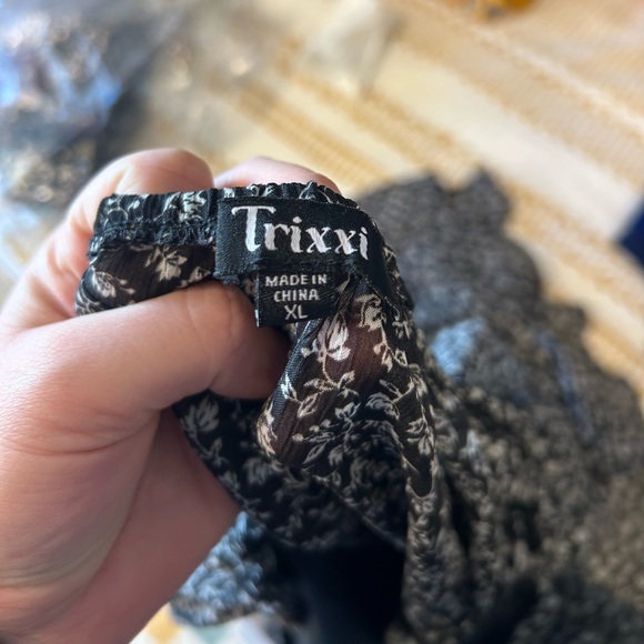 Francesca’s Trixxi Daisy Sundress - Picture 4 of 4